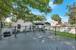 9 Pine Ln, Valley Stream, NY 11581 - Photo 9