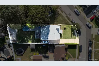 9 Pine Lane, Valley Stream, NY 11581 - Photo 5