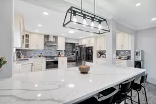 9 Pine Ln, Valley Stream, NY 11581 - Photo 13