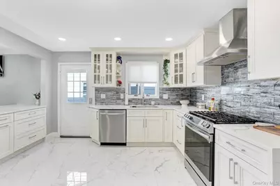 9 Pine Lane, Valley Stream, NY 11581 - Photo 11