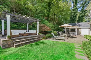 10 Hollise Ct, Centerport, NY 11721 - Photo 33