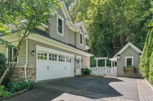 10 Hollise Ct, Centerport, NY 11721 - Photo 37