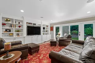 10 Hollise Ct, Centerport, NY 11721 - Photo 9