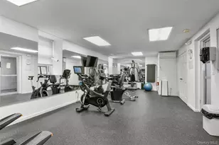 910 Stuart Ave, Mamaroneck, NY 10543 - Photo 31