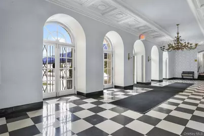 910 Stuart Avenue #2J, Mamaroneck, NY 10543 - Photo 3