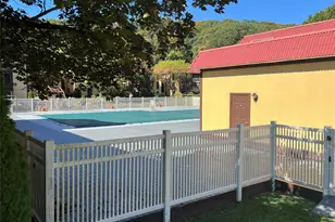 2 Granada Crescent, White Plains, NY 10603 - Photo 9