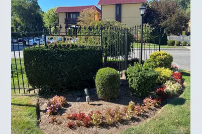 2 Granada Crescent #8, White Plains, NY 10603 - Photo 1