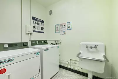 377 N Broadway #602, Yonkers, NY 10701 - Photo 17