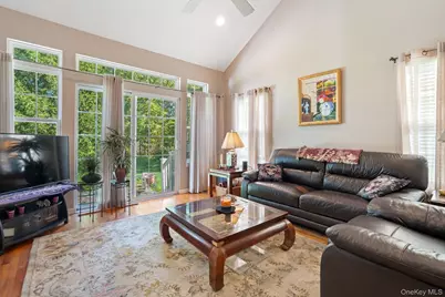 10 Gettysburg Drive, Port Jefferson Station, NY 11776 - Photo 11