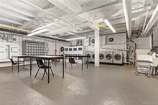 601 Pelham Pkwy N, Bronx, NY 10467 - Photo 17