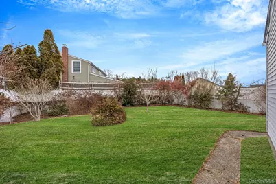 18 Oakdale Place, Massapequa Park, NY 11762 - Photo 5