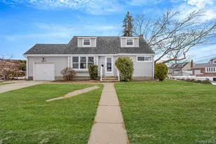 18 Oakdale Pl, Massapequa Park, NY 11762 - Photo 3