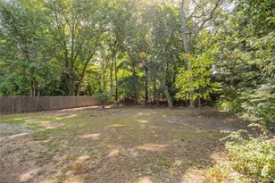 24 Laura Dr, Centereach, NY 11720 - Photo 33