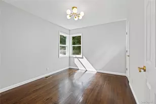 24 Laura Dr, Centereach, NY 11720 - Photo 9