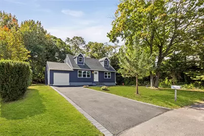 24 Laura Drive, Centereach, NY 11720 - Photo 15