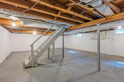 24 Laura Drive, Centereach, NY 11720 - Photo 17