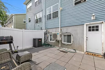 142 S Franklin Street, Hempstead, NY 11550 - Photo 21