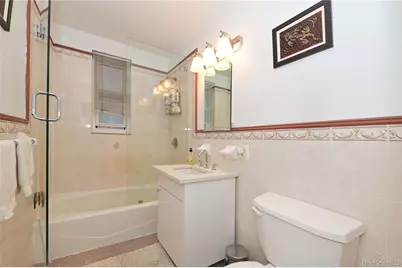 139-09 84th Drive #306, Briarwood, NY 11435 - Photo 9