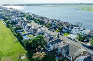 330 Harbor Dr, Long Beach, NY 11561 - Photo 17