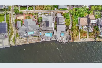 115 Bayview Walk, Cherry Grove, NY 11782 - Photo 3