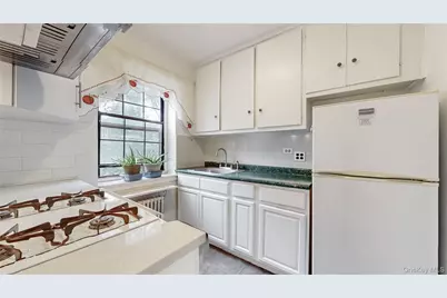 144-30 78th Road #3G, Flushing, NY 11367 - Photo 1