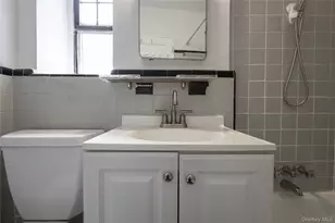 144-30 78th Rd, Flushing, NY 11367 - Photo 17