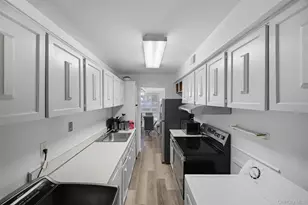 24 Wooded Way, Calverton, NY 11933 - Photo 7