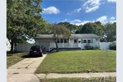 189 Whitetail Lane, Central Islip, NY 11722 - Photo 13