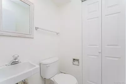 670 Ilyssa Way, New York, NY 10312 - Photo 21