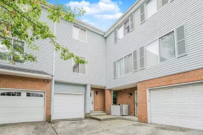 670 Ilyssa Way, New York, NY 10312 - Photo 23