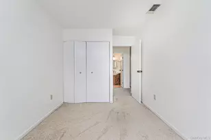 670 Ilyssa Way, New York, NY 10312 - Photo 19