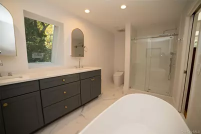 704 Short Beach Road, Nissequogue, NY 11780 - Photo 13