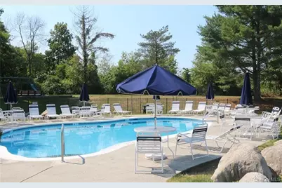 204 Williamsburg Drive, Mahopac, NY 10541 - Photo 21