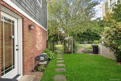 33 Robbins Avenue, Babylon, NY 11702 - Photo 31