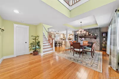 33 Robbins Avenue, Babylon, NY 11702 - Photo 5