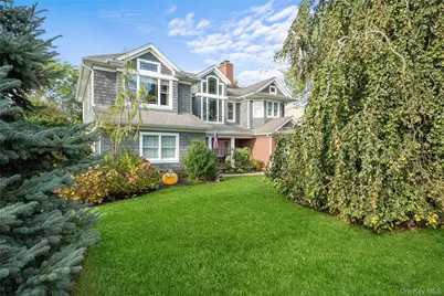 33 Robbins Avenue, Babylon, NY 11702 - Photo 1