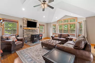 33 Robbins Avenue, Babylon, NY 11702 - Photo 13