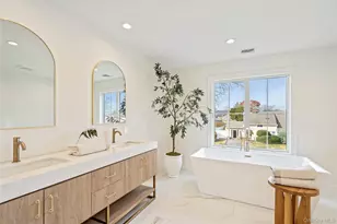 908 Maple Ln, East Meadow, NY 11554 - Photo 23