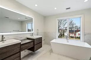 908 Maple Ln, East Meadow, NY 11554 - Photo 19