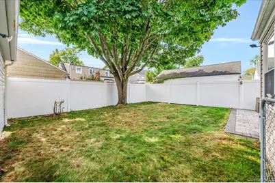 99 W Cortland Avenue, Oceanside, NY 11572 - Photo 21