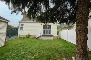 911 Covert Ave, New Hyde Park, NY 11040 - Photo 27