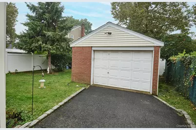 911 Covert Avenue, New Hyde Park, NY 11040 - Photo 25