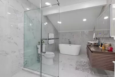 47 Pinewood Road, Roslyn, NY 11576 - Photo 13