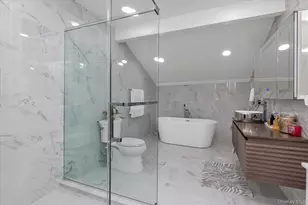 47 Pinewood Rd, Roslyn, NY 11576 - Photo 13