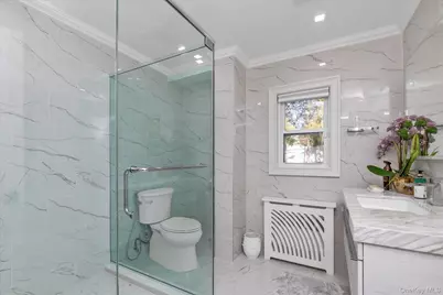 47 Pinewood Road, Roslyn, NY 11576 - Photo 17