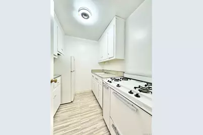 8337 Saint James Avenue #Unit 3S, Elmhurst, NY 11373 - Photo 3