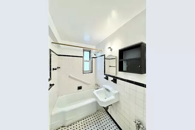 8337 Saint James Avenue #Unit 3S, Elmhurst, NY 11373 - Photo 5