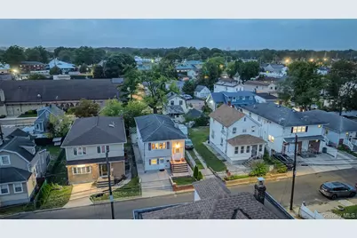 138 Carnegie Avenue, Elmont, NY 11003 - Photo 29