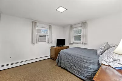 138 Carnegie Avenue, Elmont, NY 11003 - Photo 23