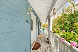 752 Pelham Rd, New Rochelle, NY 10805 - Photo 3